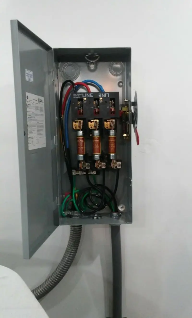 Three-phase disconnect switch installed for Smoke Detector Installation in Burnettown